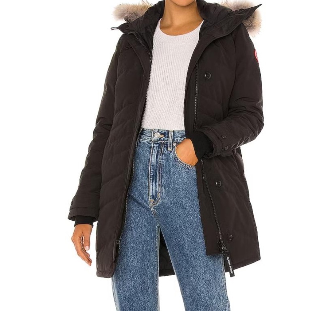 Lorette Parka original canada goose in perfect shape! Removable fur ruff.